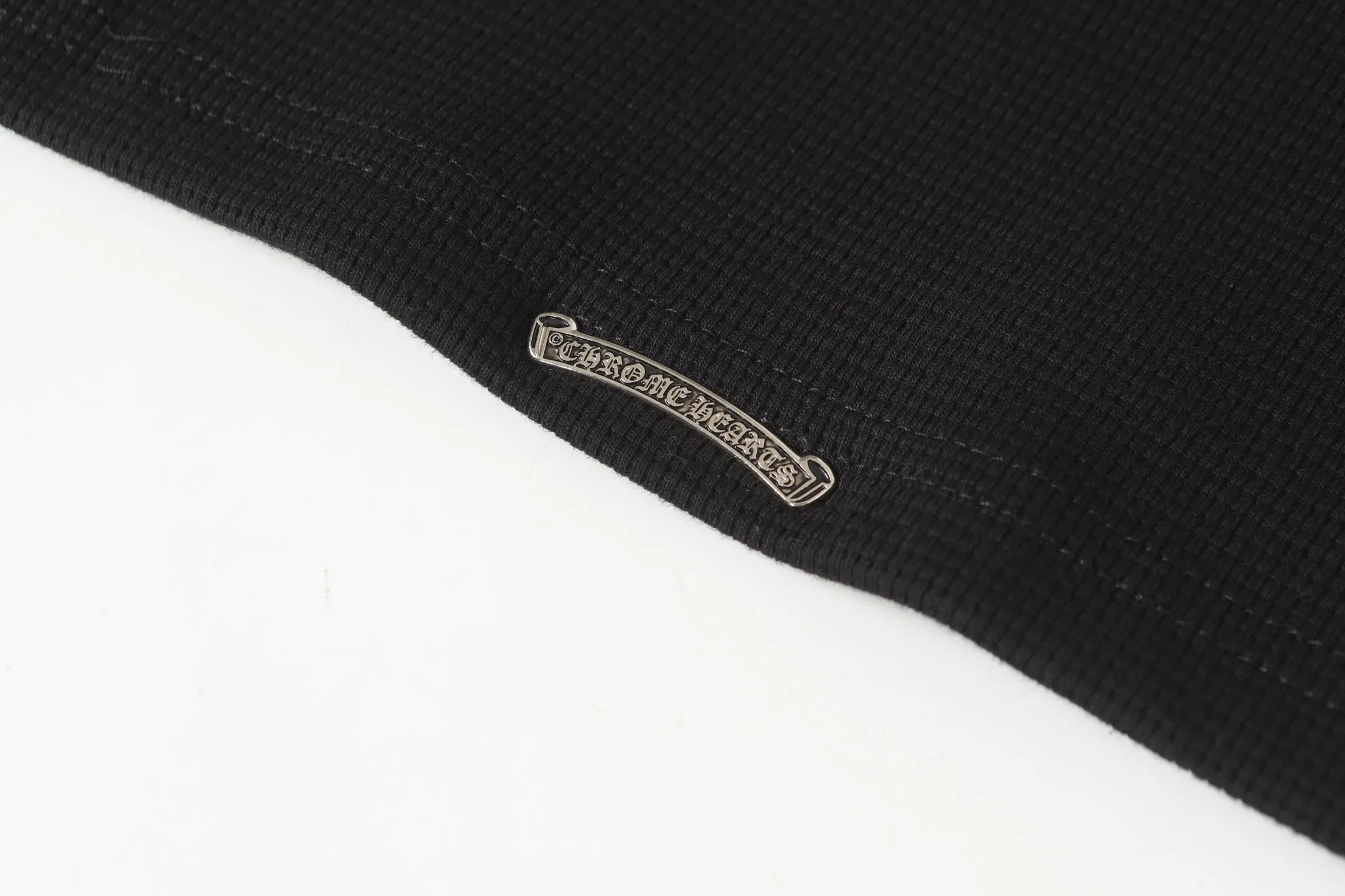 P260 -Chrome Hearts/Chrome Hearts Waffle Basic Cross ✝️Appliqué embroidered long-sleeved T-shirt -High weight, high density and high quality. The wool is soft, delicate and skin-friendly. It feels soft and silky. It has excellent warmth and skin-friendly properties.